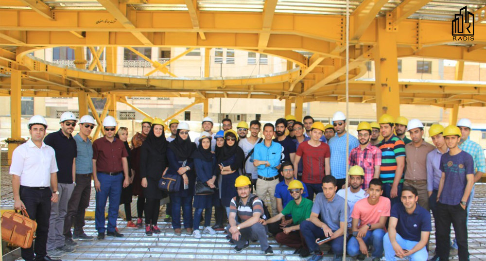 بازدید اجرایی دانشجویان و مهندسان همراه با هلدینگ ساختمانی رادیس از پروژه مجتمع تجاری فیروزه اصفهان در خرداد ۱۳۹۶