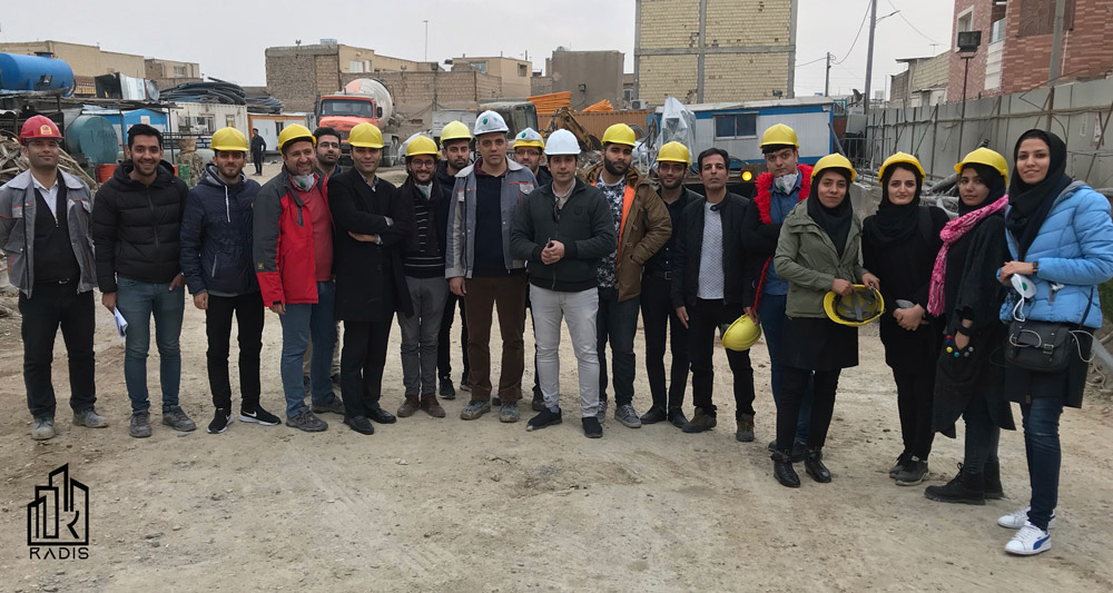 بازدید میدانی دوره اجرای ساختمان از ایستگاه متروی عمان سامانی در خط ۲ متروی اصفهان (۱۳۹۹) - دوره حضوری اجرا و بازسازی ساختمان در اصفهان