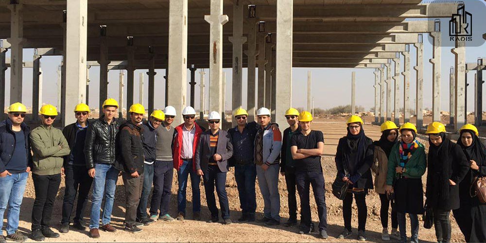 بازدیدهای علمی عمران و معماری در دوره های محاسبات سازه و معماری رادیس اصفهان با مهندس زارعی