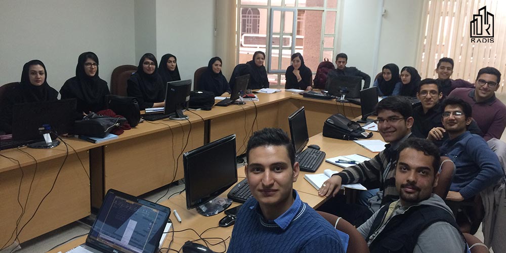 مهندس حسین زارعی مدرس دانشگاه آزاد نجف آباد مدیرعامل هلدینگ ساختمانی رادیس اصفهان مدرس دوره های عمران