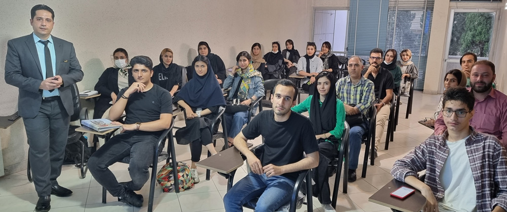 جلسه مشاوره دوره آموزش اتوکد با مهندس زارعی اصفهان مشاوره آموزش اتوکد اصفهان؛ جلسه توجیهی نرم افزار AutoCAD؛ انتخاب مسیر یادگیری نقشه کشی در اصفهان؛ مدرس اتوکد